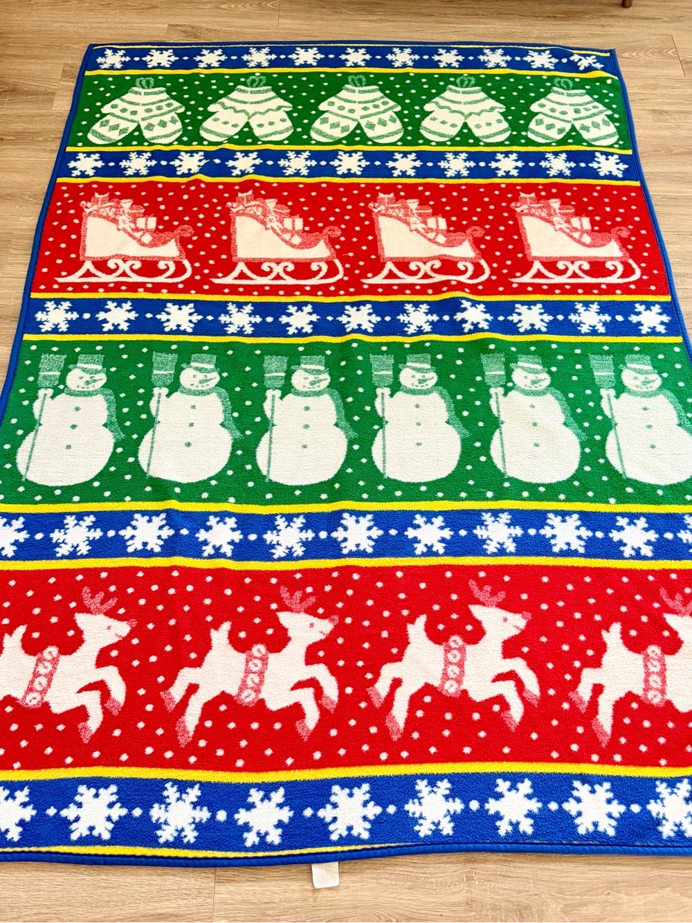 Authentic VTG San Marcos Throw Blanket - Red, Green, Blue - Seasonal Pattern